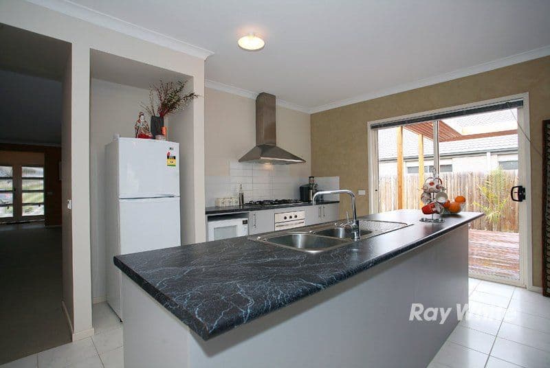 52 Ferndown Drive, CRANBOURNE VIC 3977, Cranbourne - Thumbnail 4
