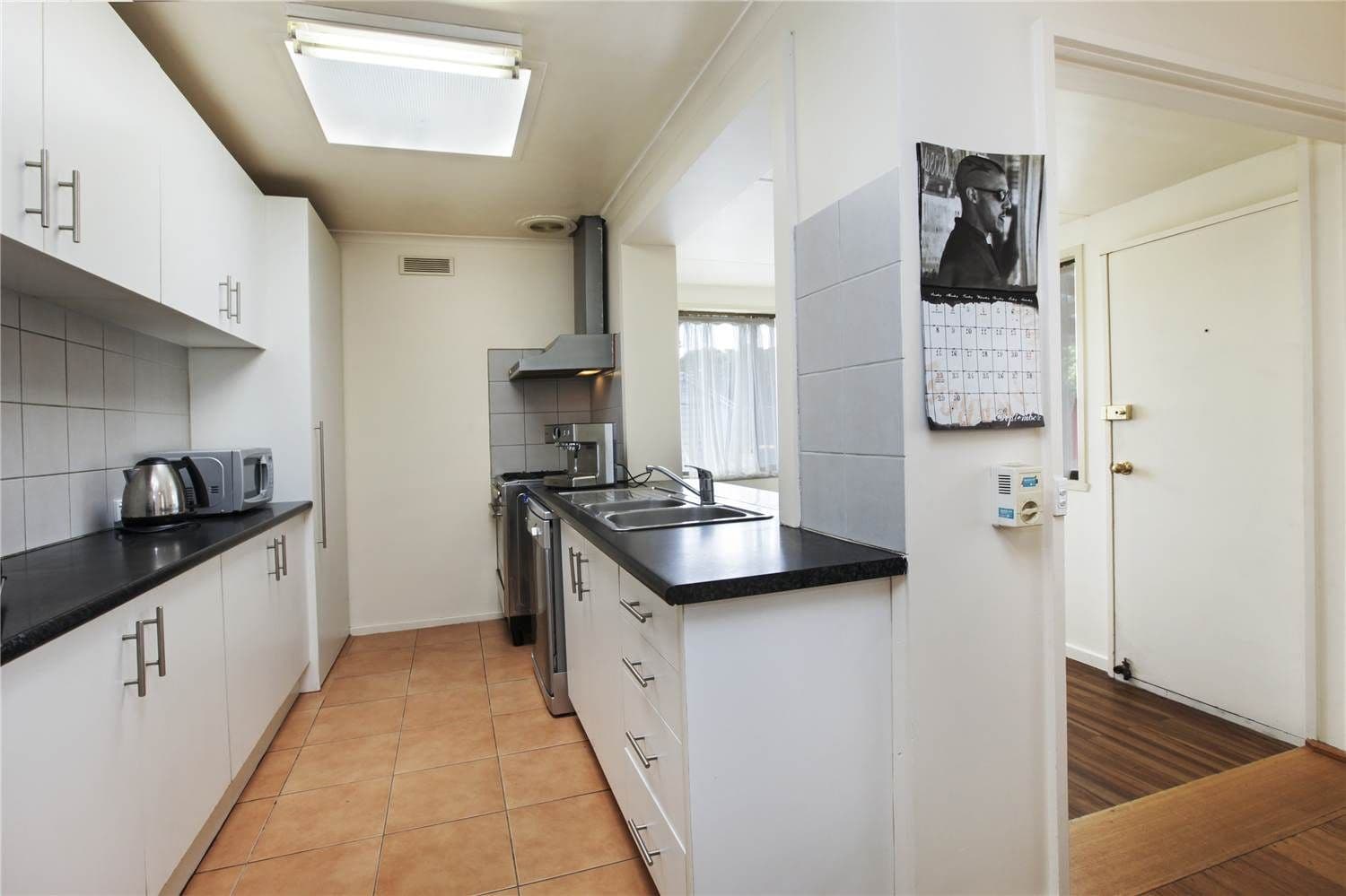 12 Armstrong Court, WHITTINGTON VIC 3219, Whittington - Thumbnail 3