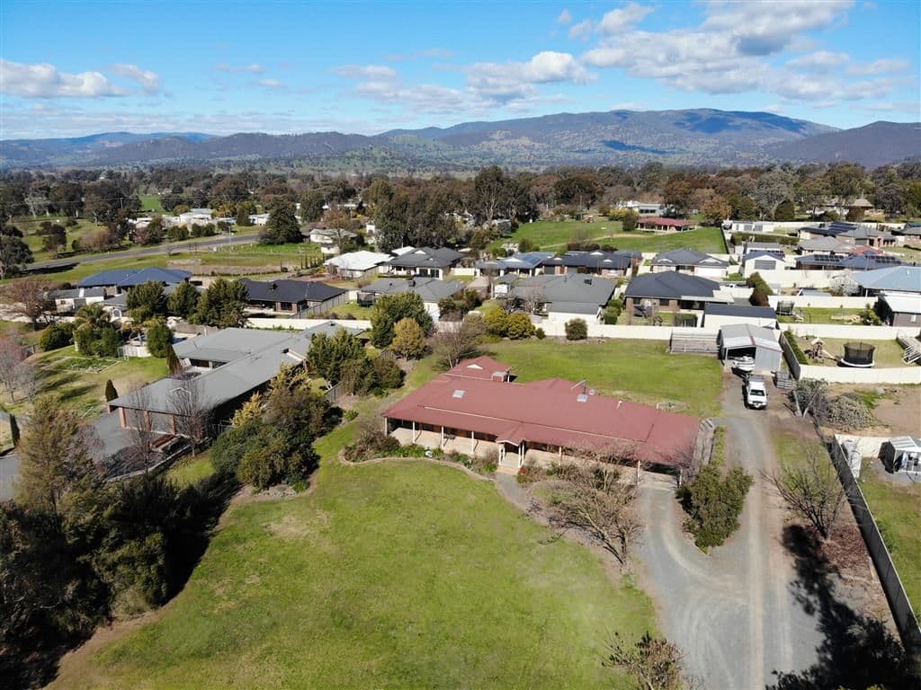 60 Currawong Road, Tumut - Thumbnail 2