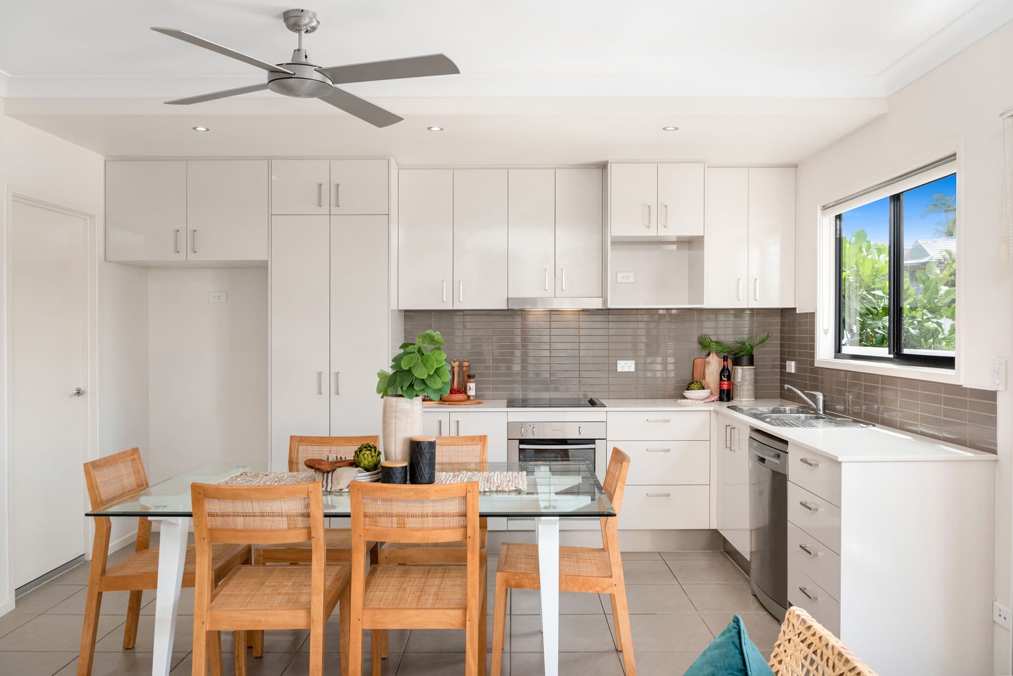 24 Wattle Avenue, Carina QLD 4152, Carina - Thumbnail 3