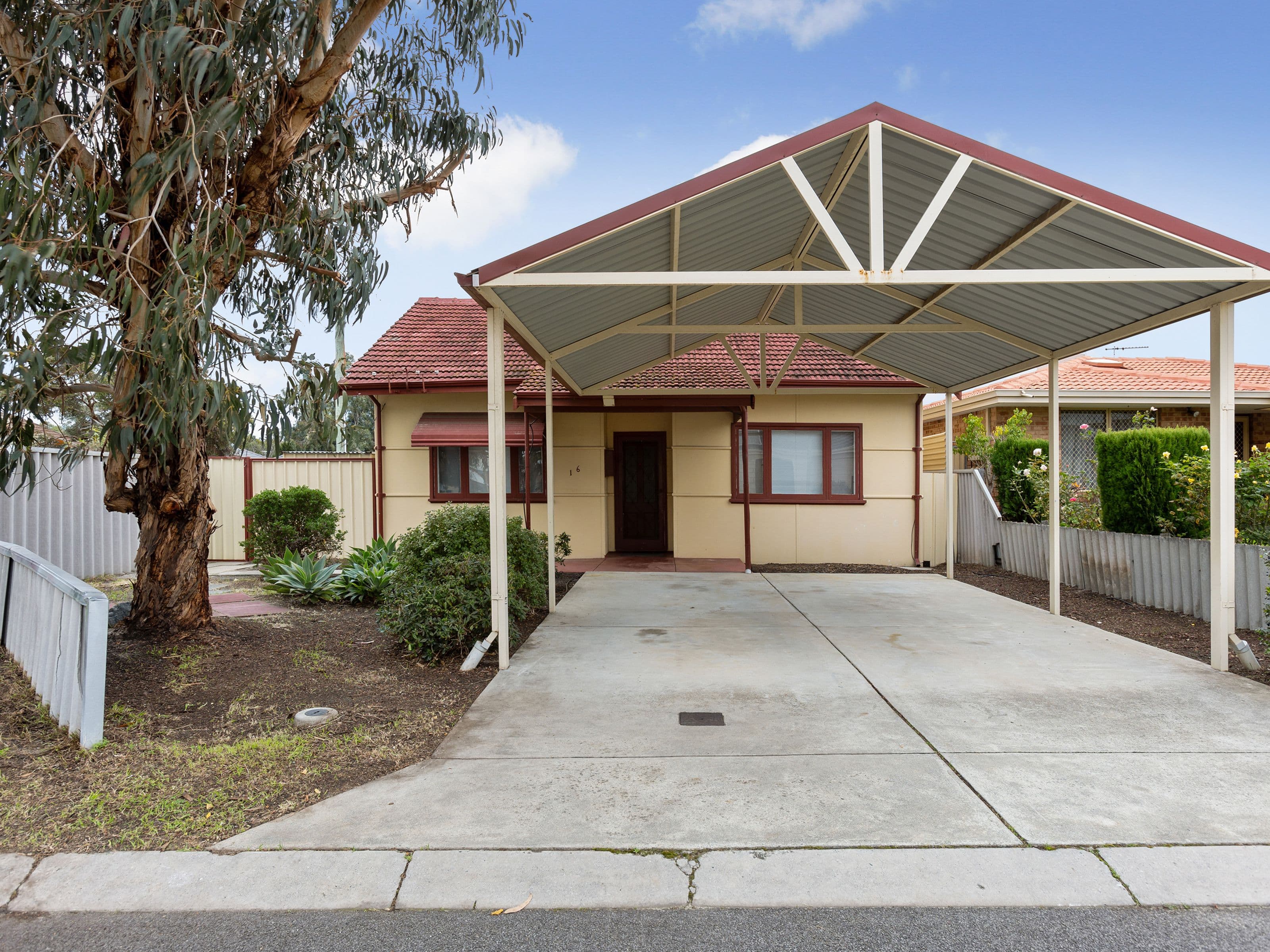 16 Dora Street, Queens Park WA 6107, Queens Park - Thumbnail 2