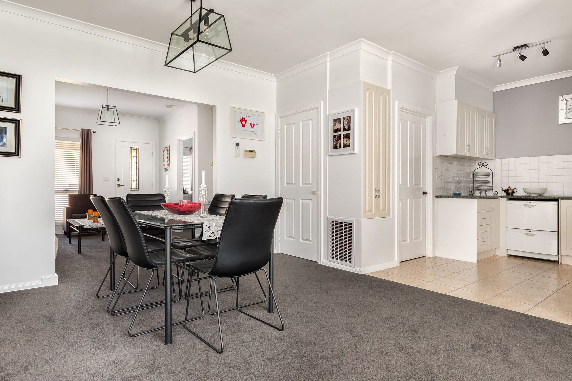 10 Parkhill Drive, Berwick VIC 3806, Berwick - Thumbnail 3