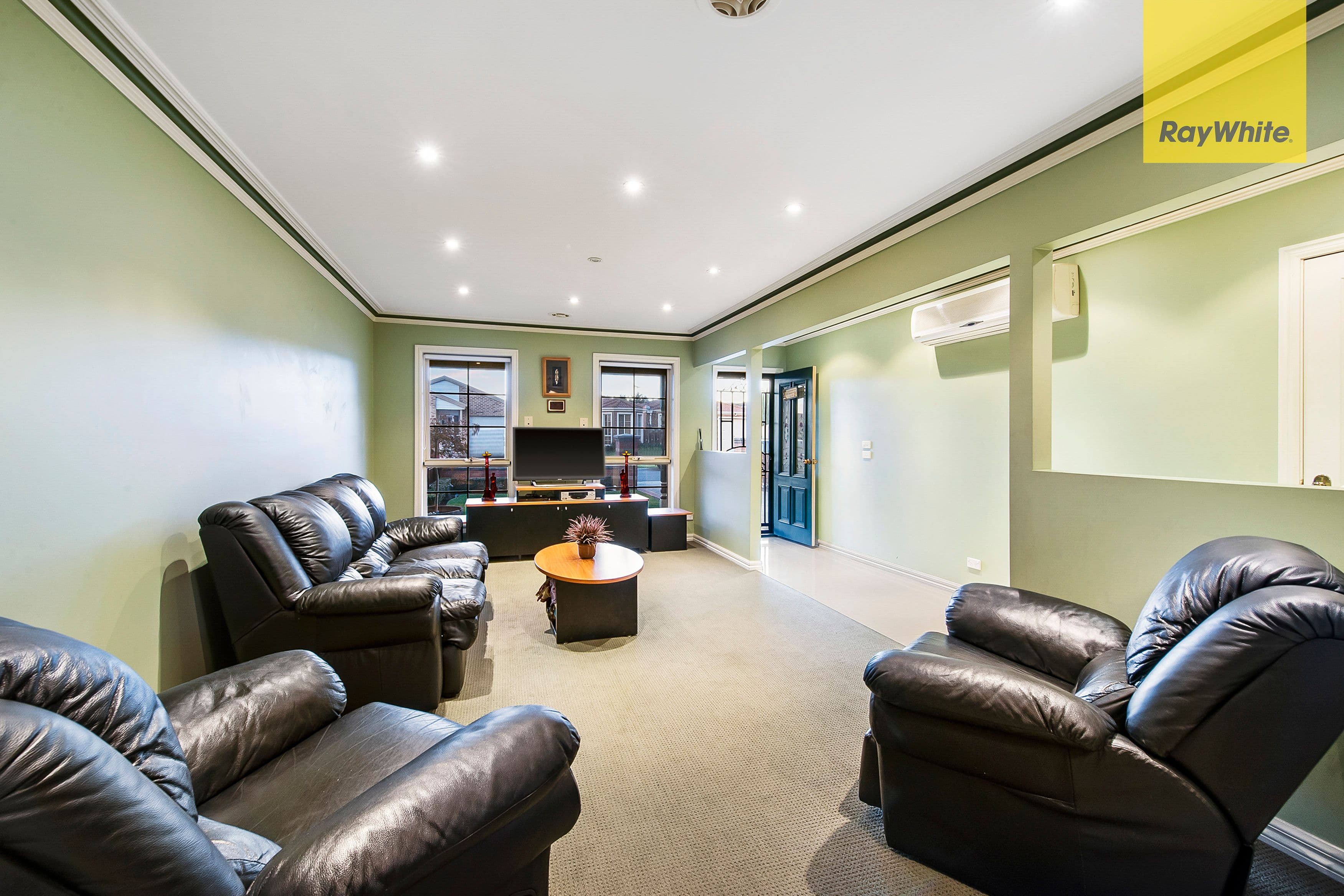 10 Silverdene Avenue, Sydenham VIC 3037, Sydenham - Thumbnail 2