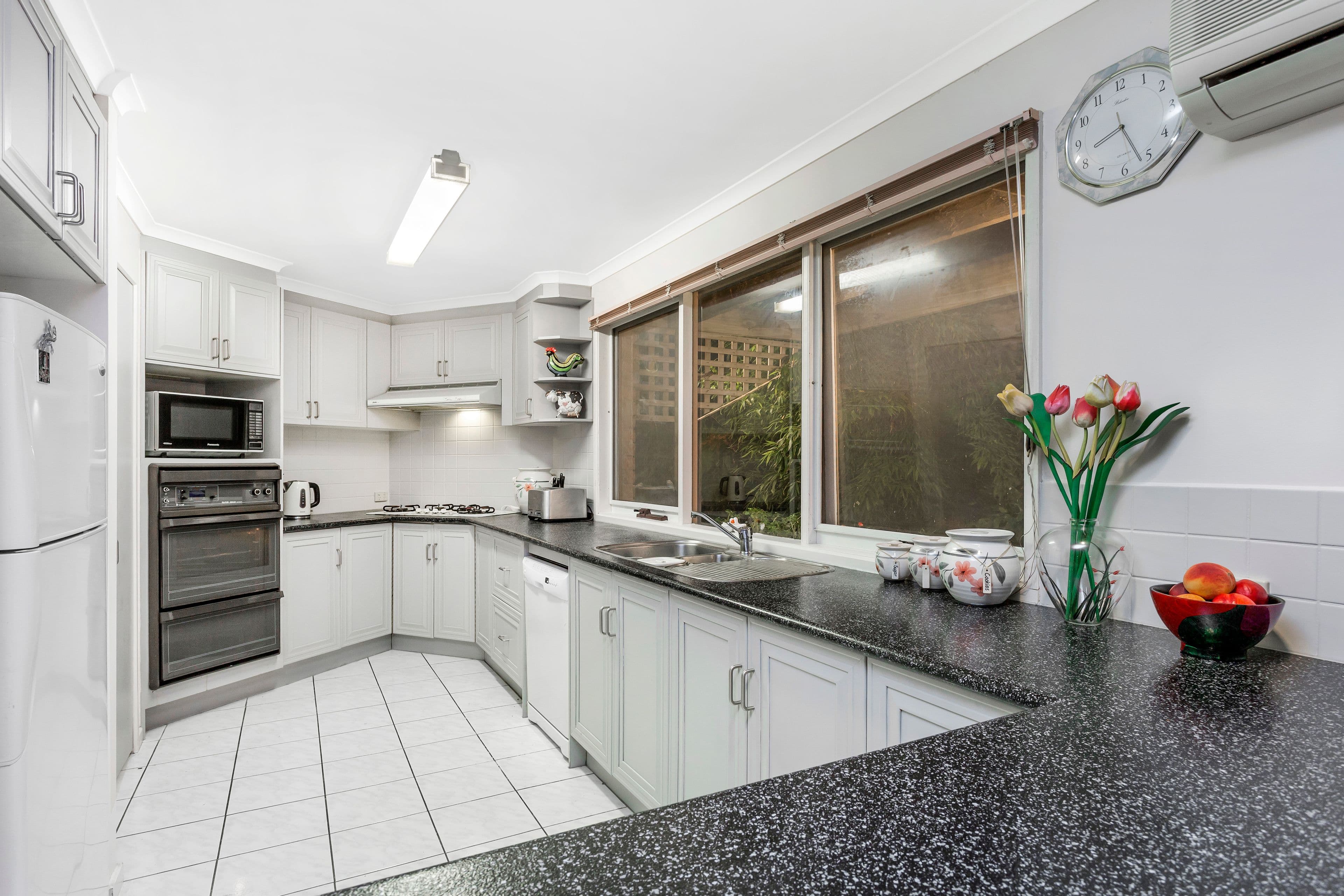 35 Willow Road, Frankston VIC 3199, Frankston - Thumbnail 2