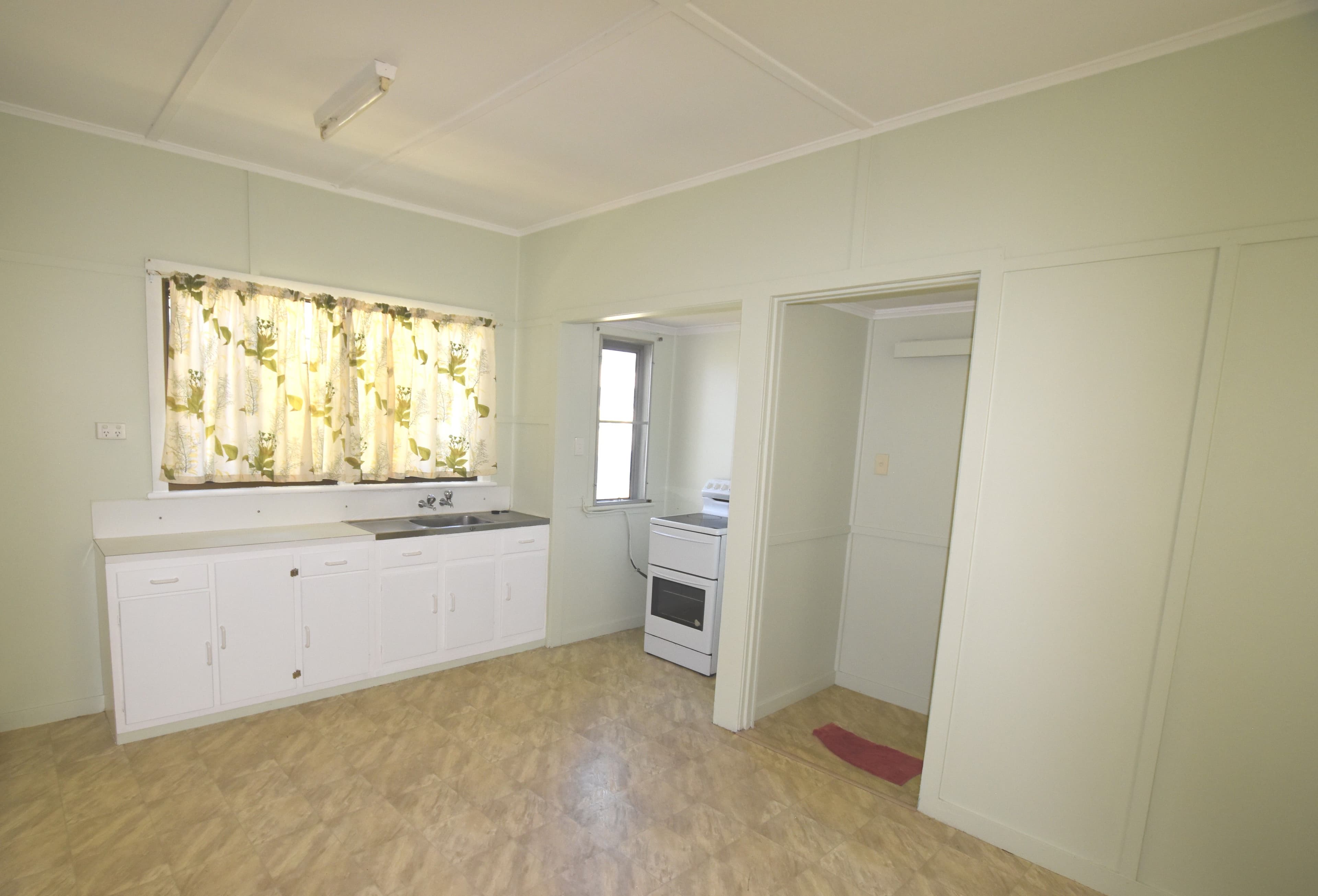 105 Barney Street, Barney Point QLD 4680, Barney Point - Thumbnail 4