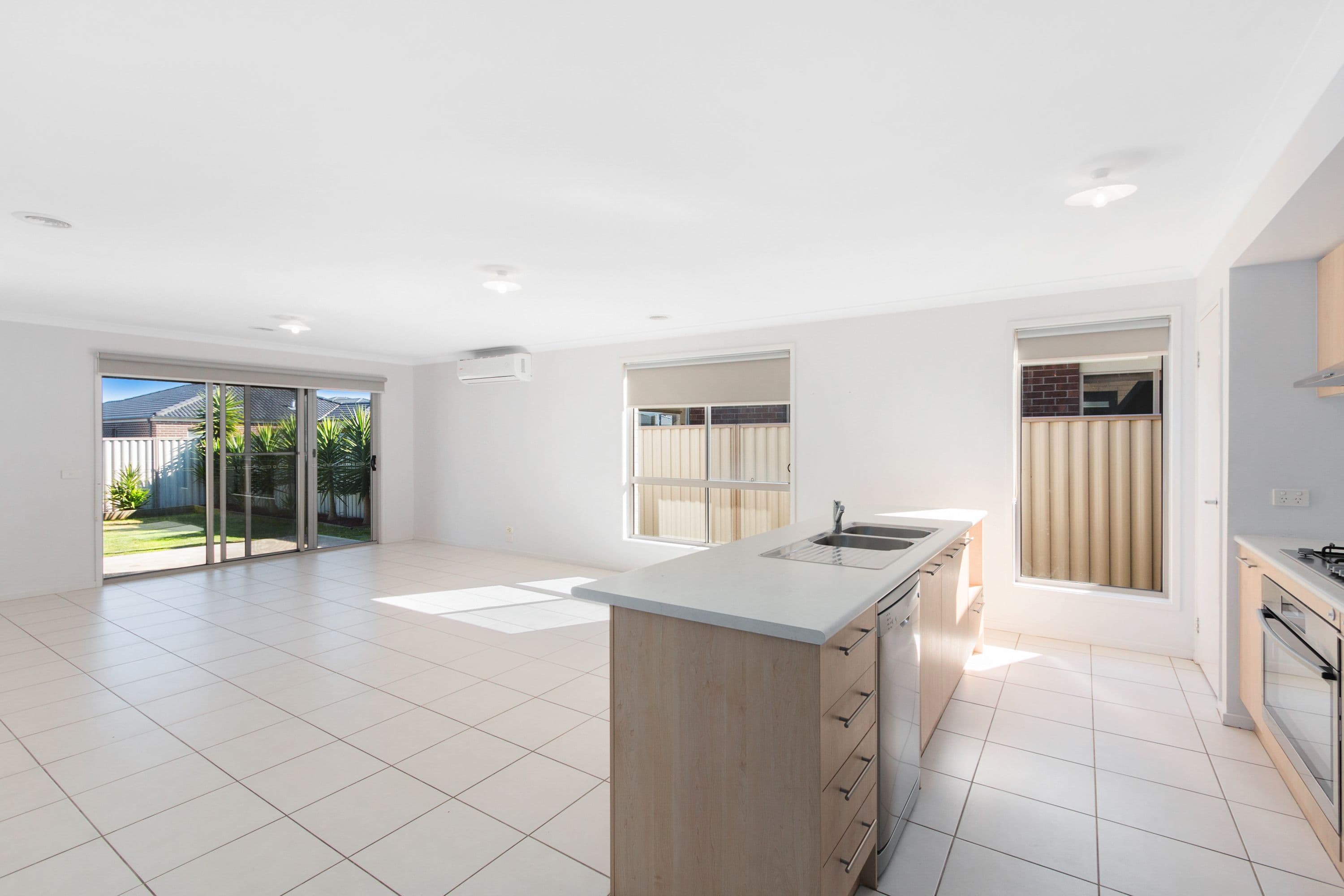 23 Warbler Street, Pakenham VIC 3810, Pakenham - Thumbnail 2