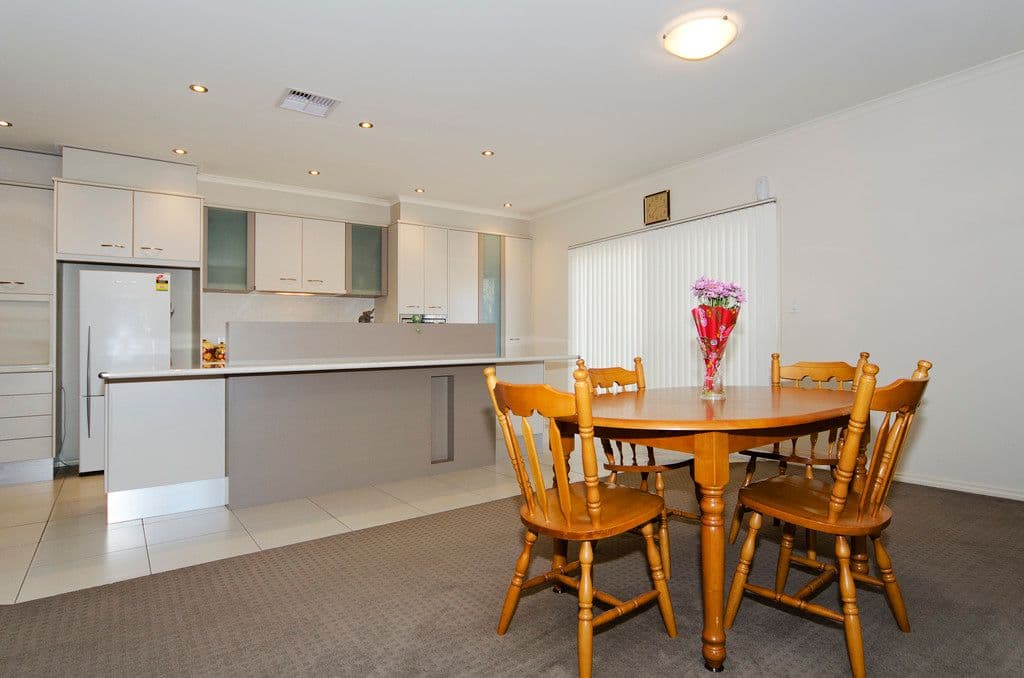25 Selway Terrace, O'SULLIVAN BEACH SA 5166, O'Sullivan Beach - Thumbnail 2
