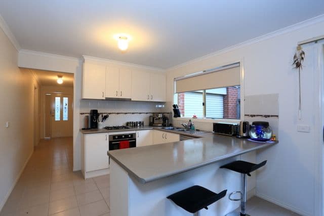 35 Syme Road, PAKENHAM VIC 3810, Pakenham - Thumbnail 2