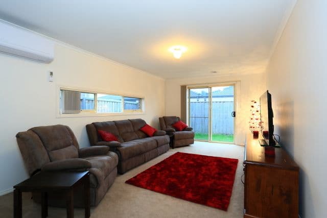 35 Syme Road, PAKENHAM VIC 3810, Pakenham - Thumbnail 4