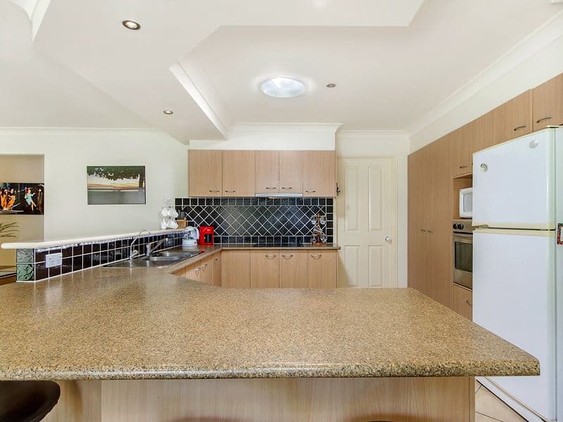 28 Broxbourne Place, Oxenford QLD 4210, Oxenford - Thumbnail 4