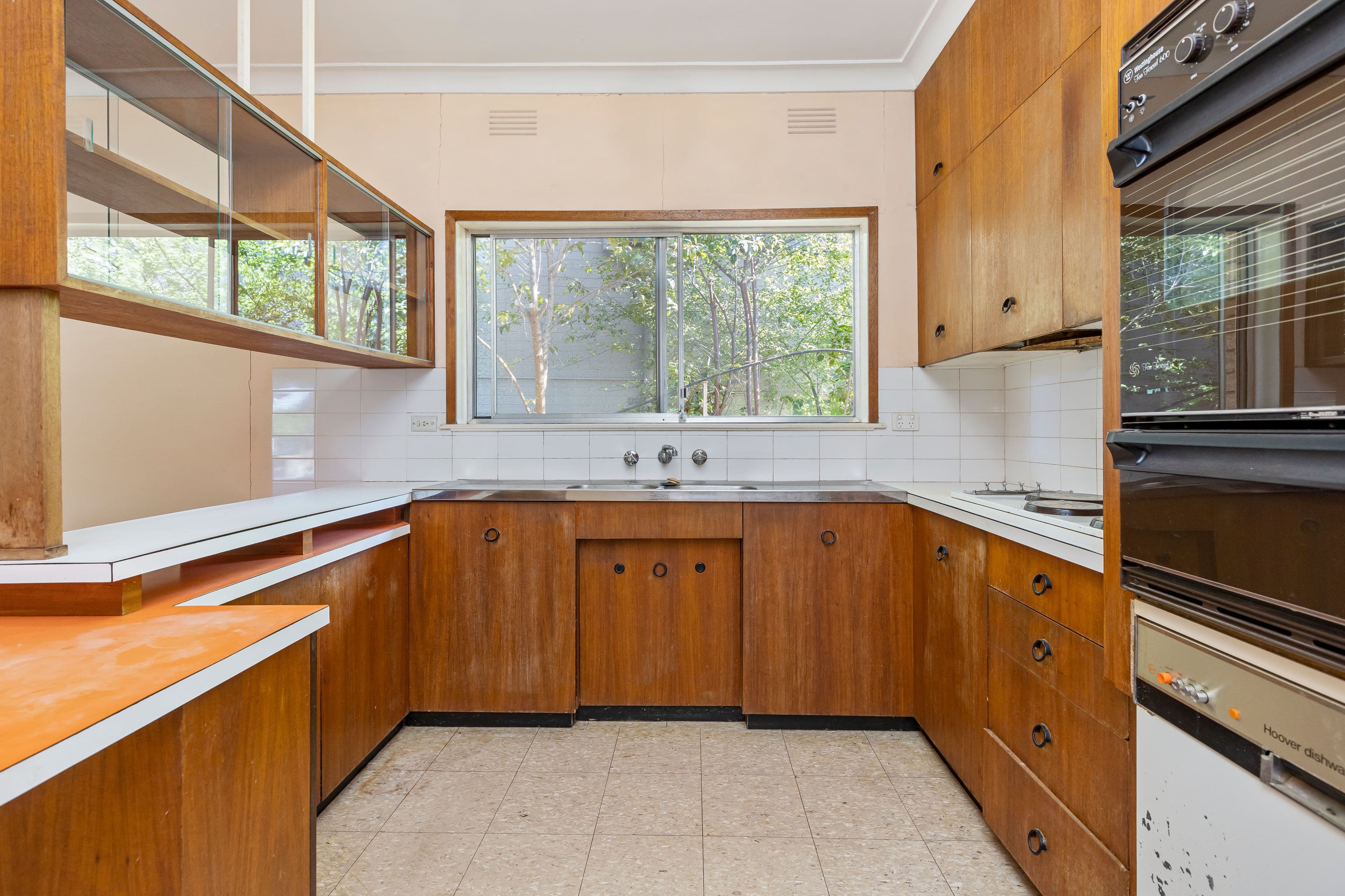 16 White Avenue, Kooringal NSW 2650, Kooringal - Thumbnail 2