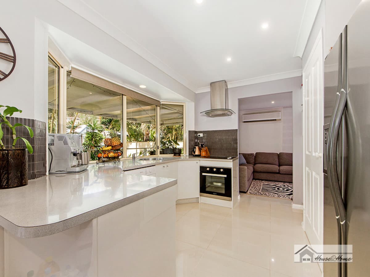 26 Pineneedle Court, Oxenford QLD 4210, Oxenford - Thumbnail 2