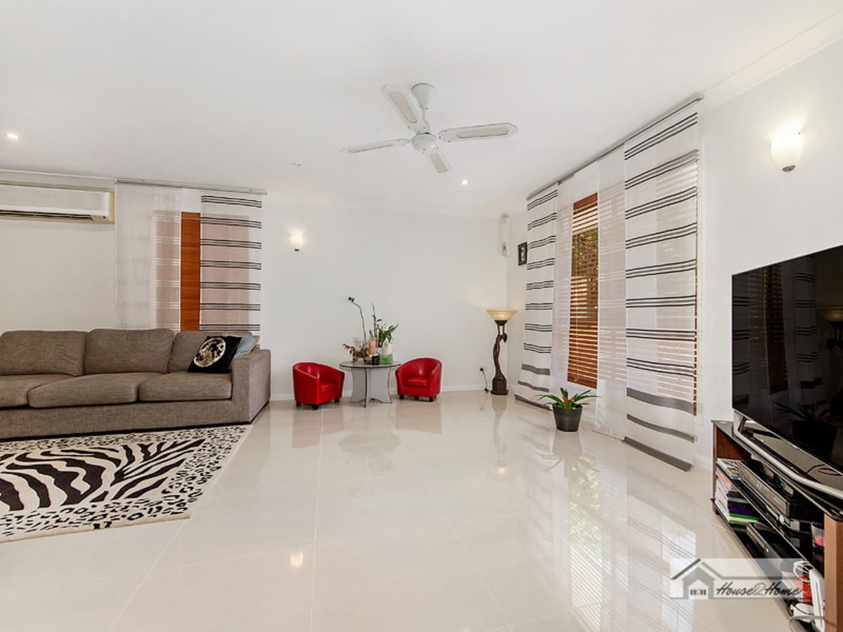 26 Pineneedle Court, Oxenford QLD 4210, Oxenford - Thumbnail 4
