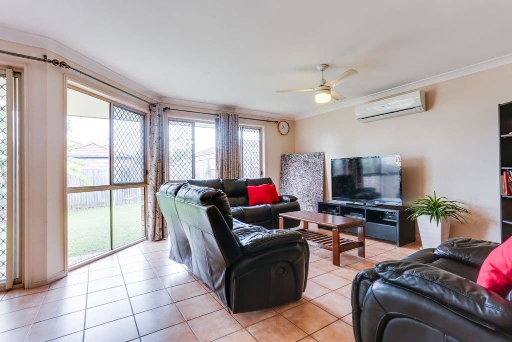 6 Kew Close, FOREST LAKE QLD 4078, Forest Lake - Thumbnail 2