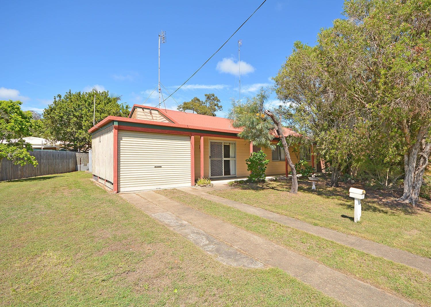 10 Owen Crescent, Urangan QLD 4655, Urangan - Image 1