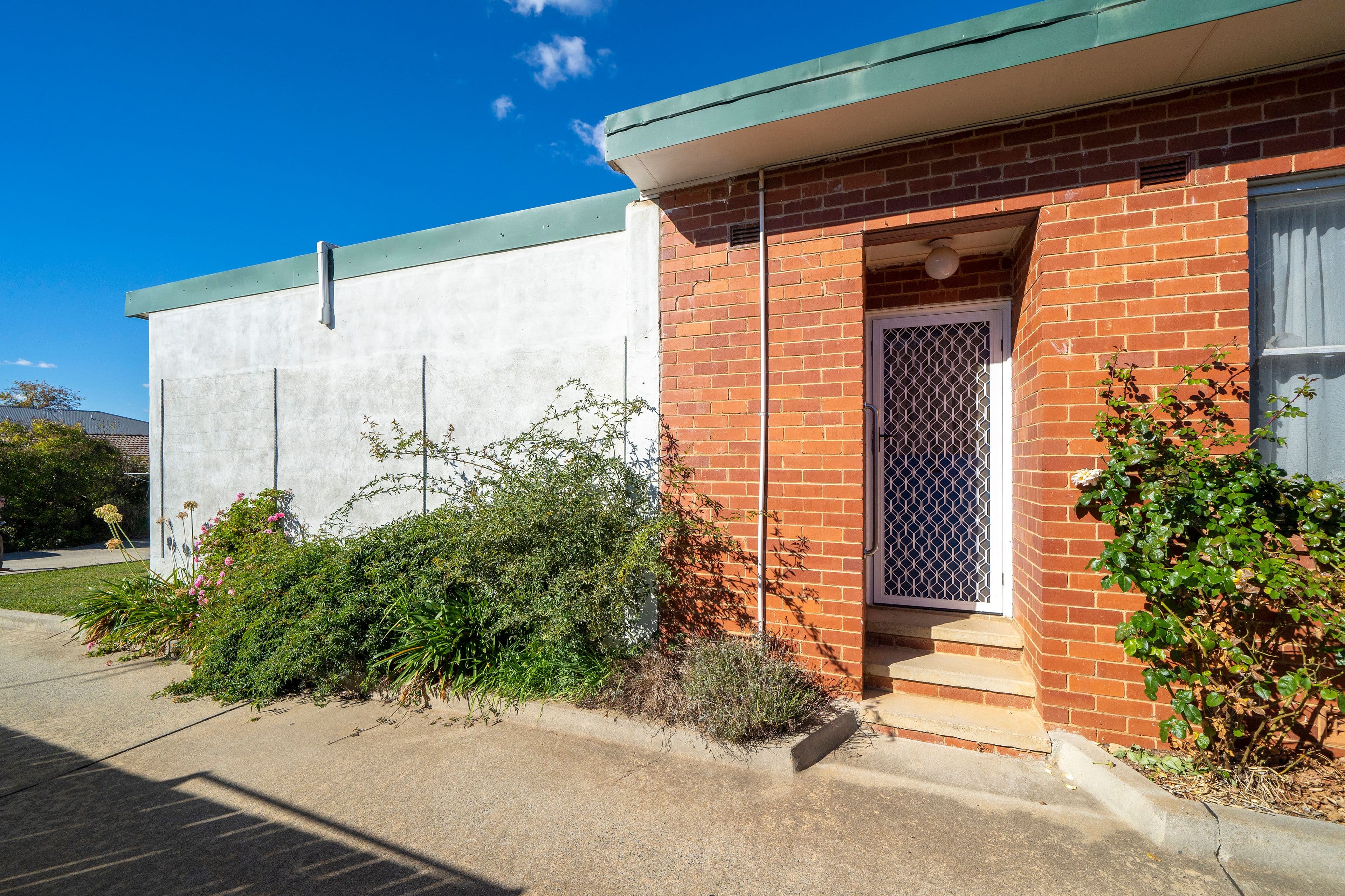 9 Gerald Street, Queanbeyan NSW 2620, Queanbeyan - Thumbnail 2