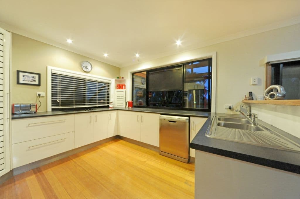 4 Daydream Court, CANNONVALE QLD 4802, Cannonvale - Thumbnail 6