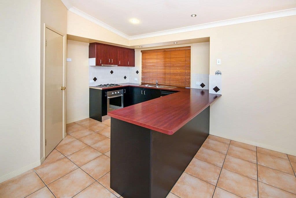 16 Beerwah Street, PACIFIC PINES QLD 4211, Pacific Pines - Thumbnail 4