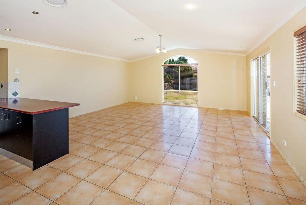 16 Beerwah Street, PACIFIC PINES QLD 4211, Pacific Pines - Thumbnail 5