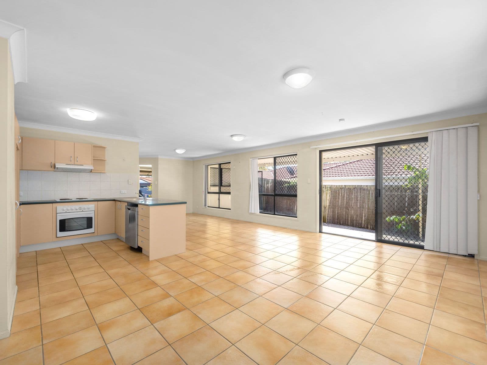 7 Adley Street, Carindale QLD 4152, Carindale - Thumbnail 2