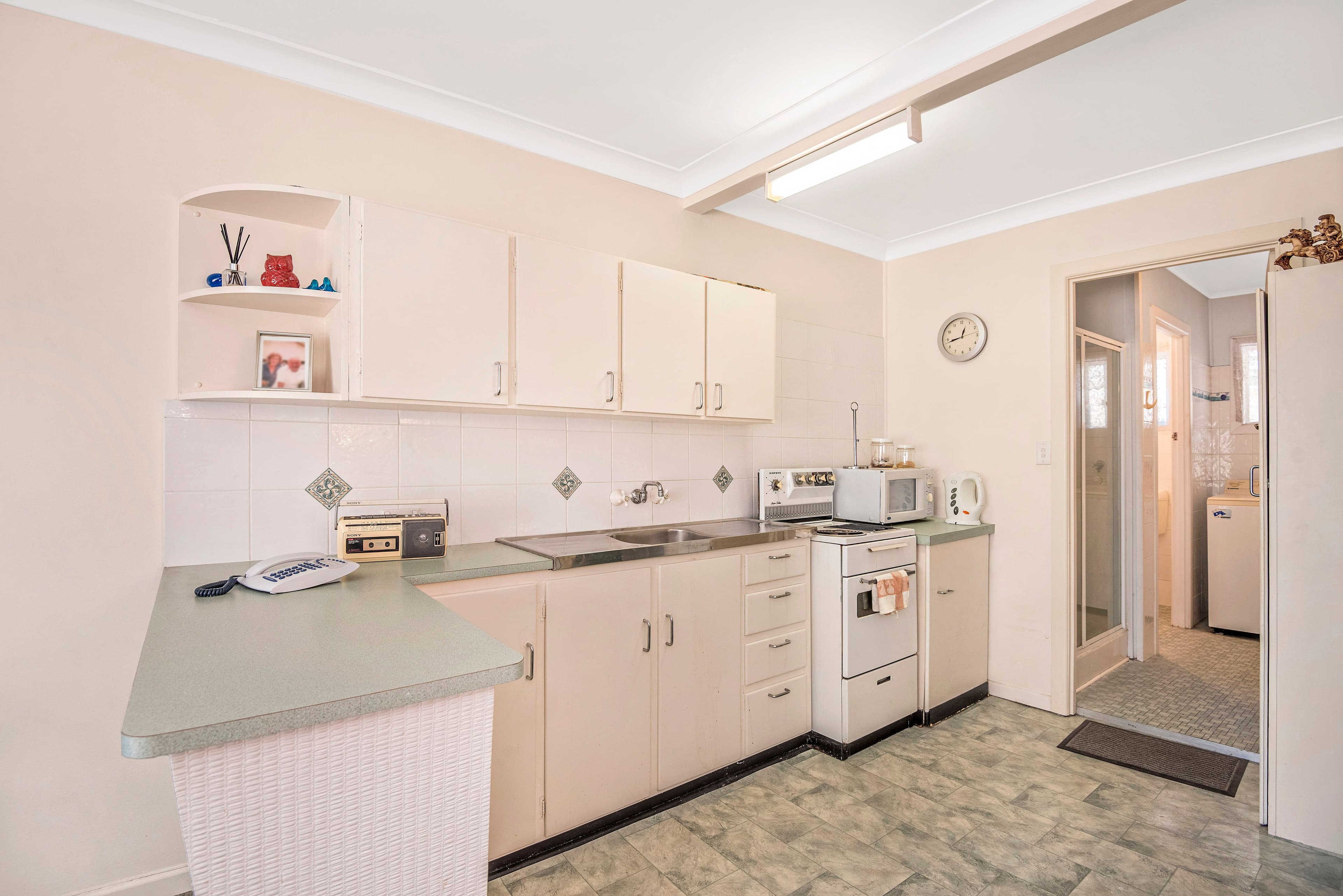 8 Tweed Street, Coolangatta QLD 4225, Coolangatta - Thumbnail 2