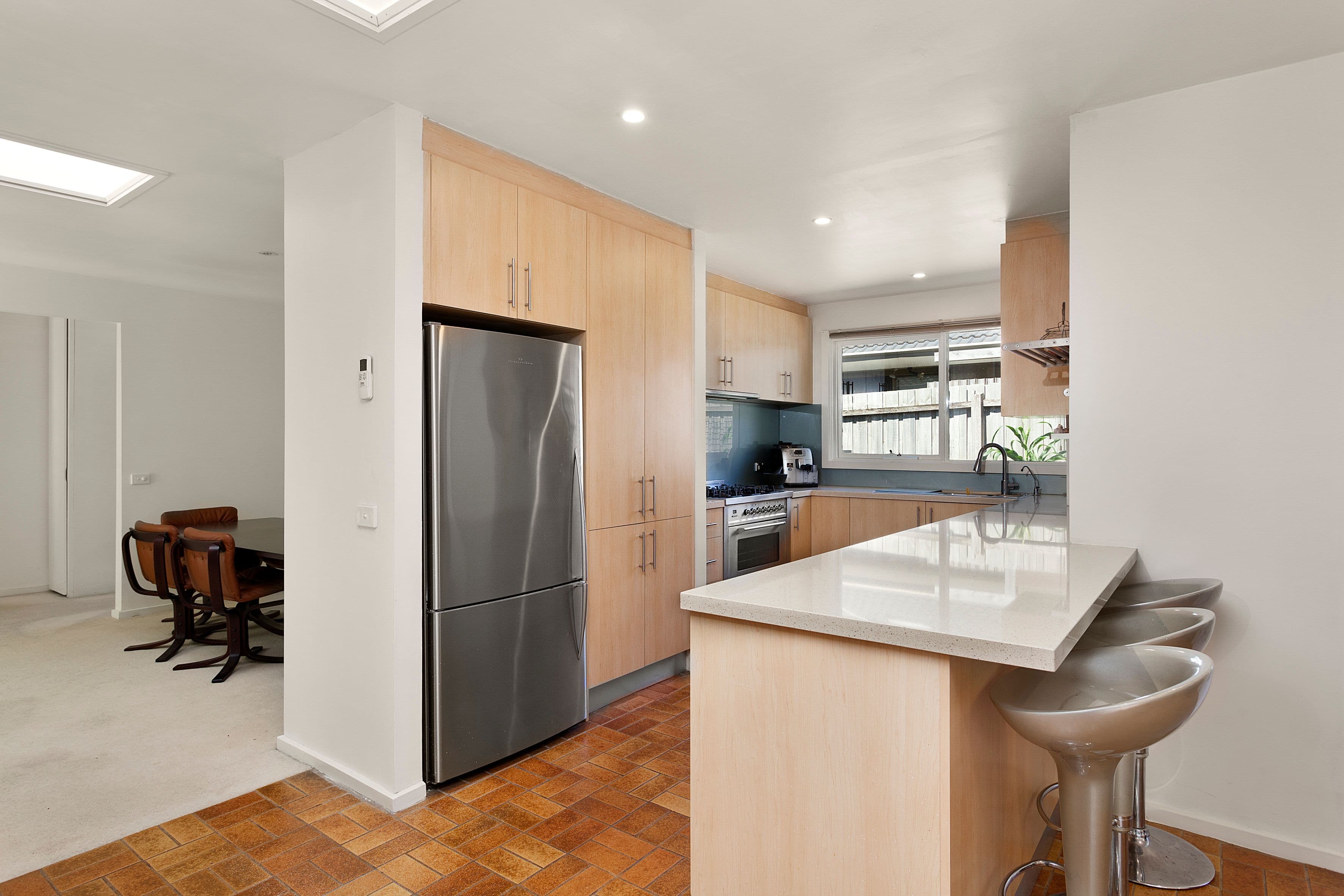 982 Waverley Road, Wheelers Hill VIC 3150, Wheelers Hill - Thumbnail 2