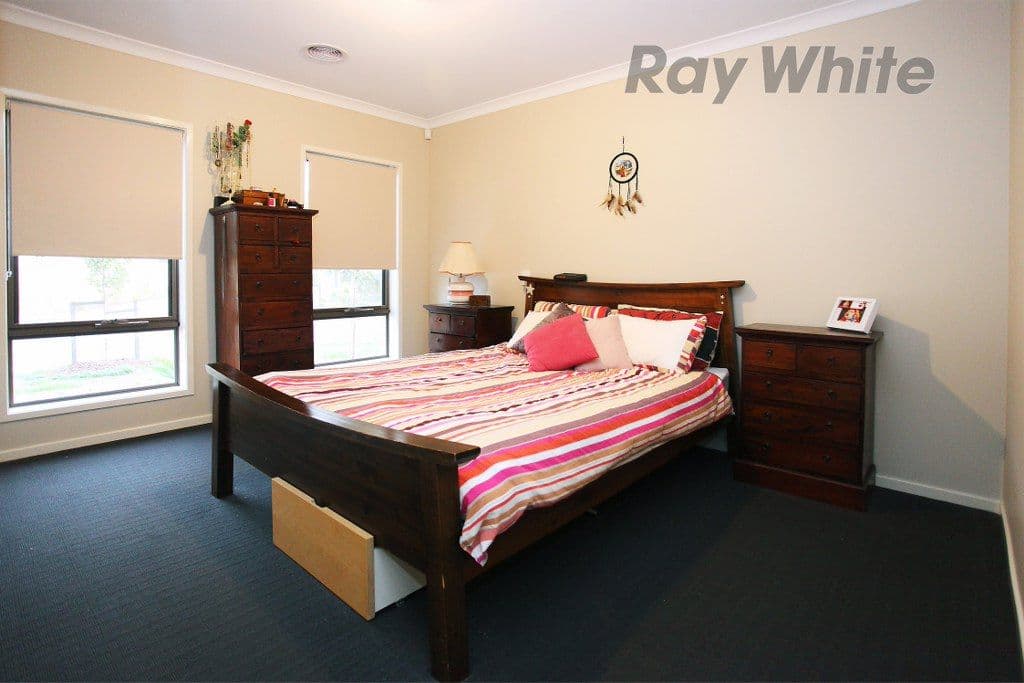 10 Maritime Circuit, POINT COOK VIC 3030, Point Cook - Thumbnail 2