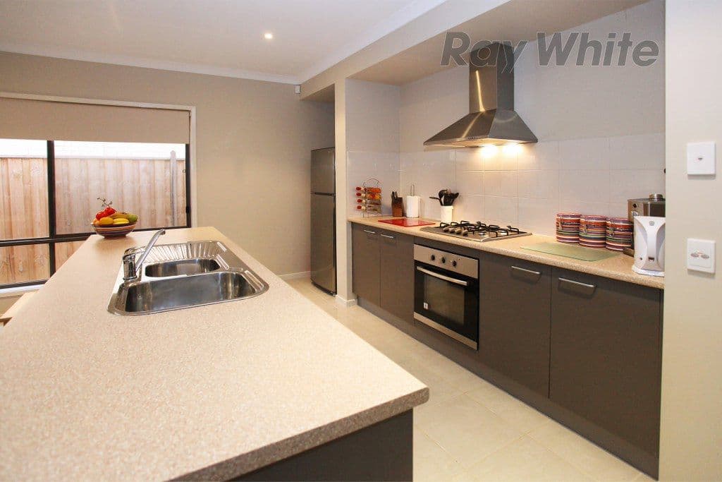 10 Maritime Circuit, POINT COOK VIC 3030, Point Cook - Thumbnail 5