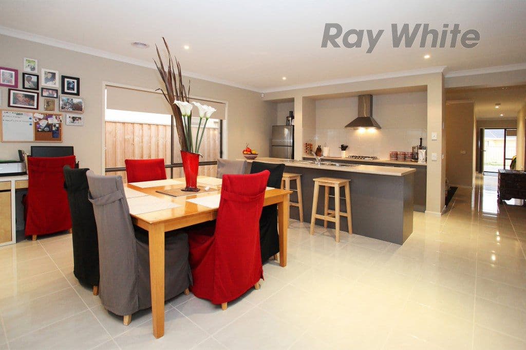 10 Maritime Circuit, POINT COOK VIC 3030, Point Cook - Thumbnail 6