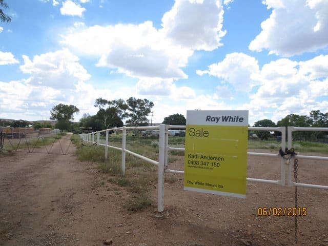 27 Richardson Road, Mount Isa QLD 4825, Mount Isa - Thumbnail 3