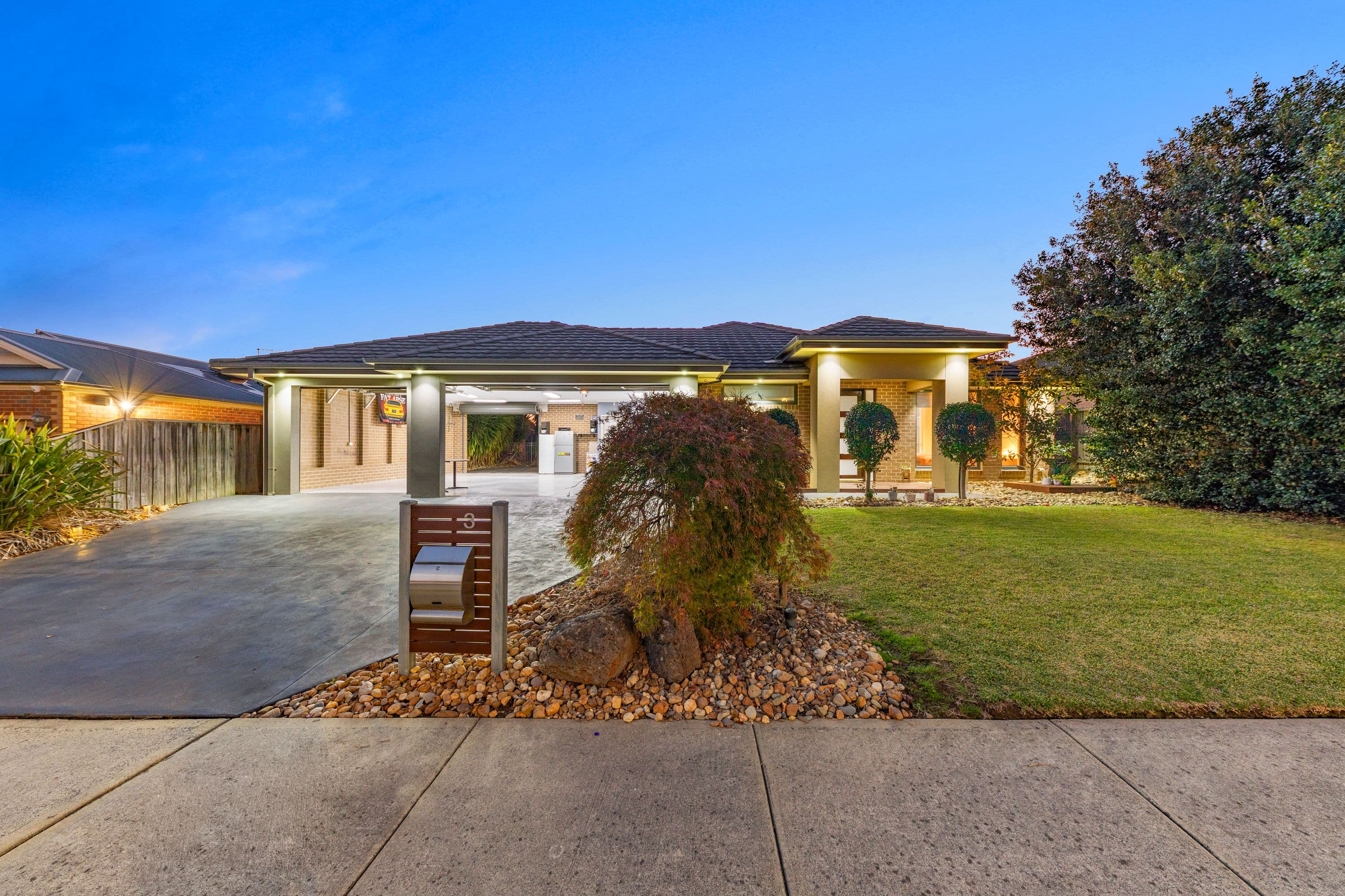 3 Ramsay Close, Pakenham VIC 3810, Pakenham - Thumbnail 2