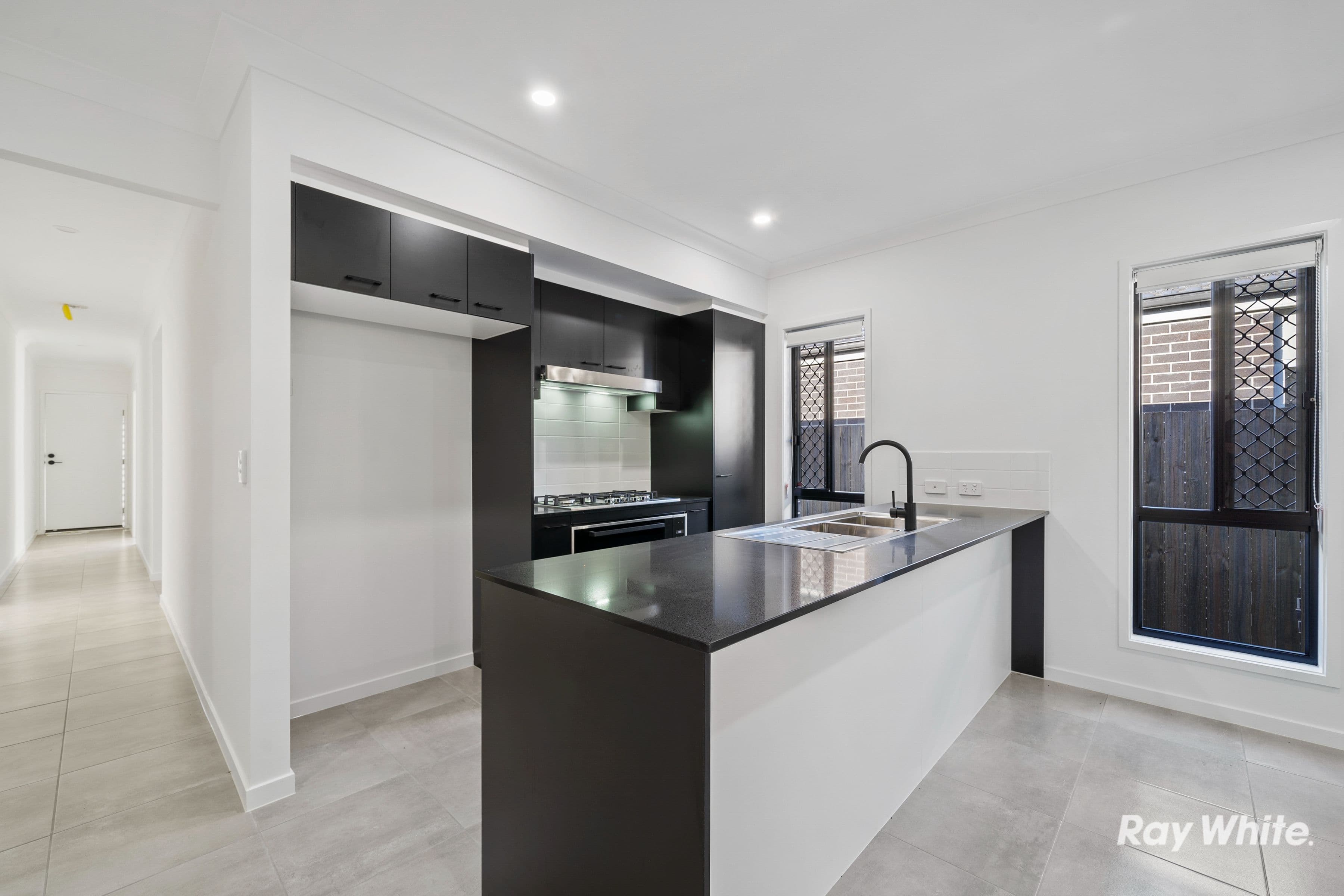 31 Creek Place, Park Ridge QLD 4125, Park Ridge - Thumbnail 4