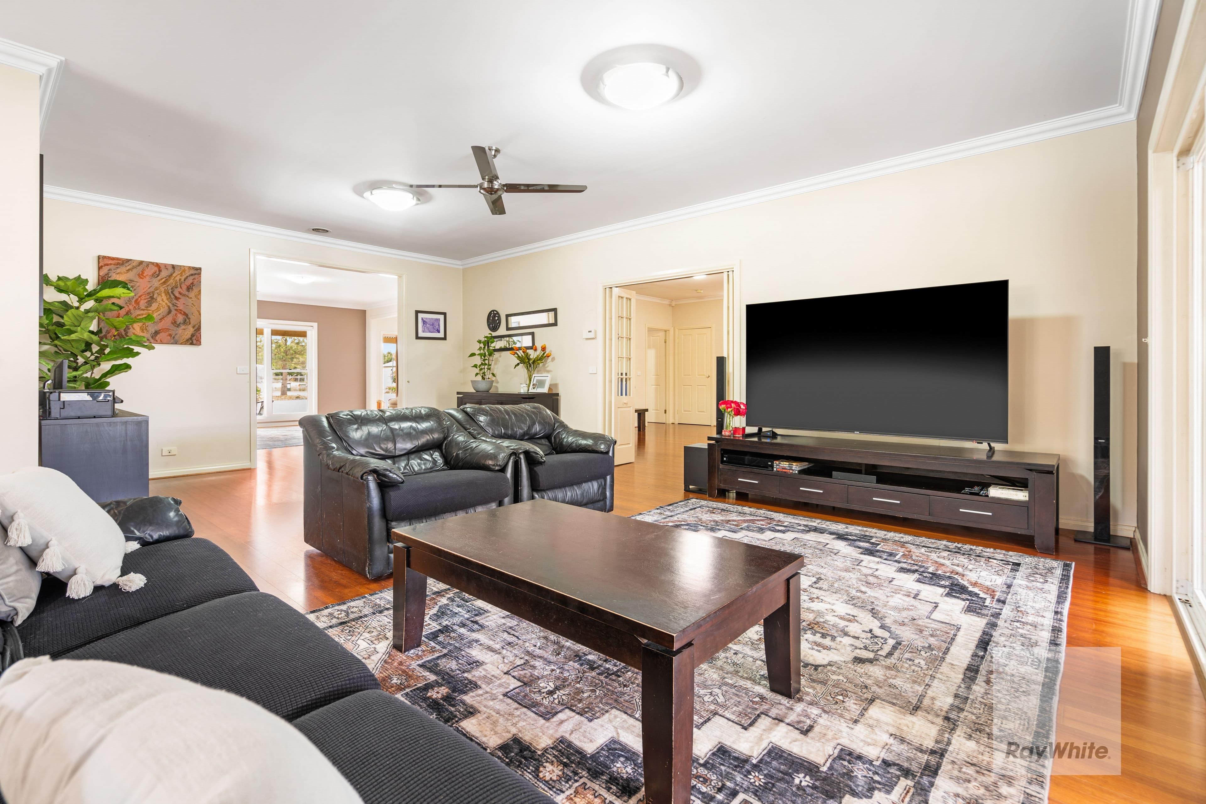 5 Oldbury Avenue, Sunbury VIC 3429, Sunbury - Thumbnail 3