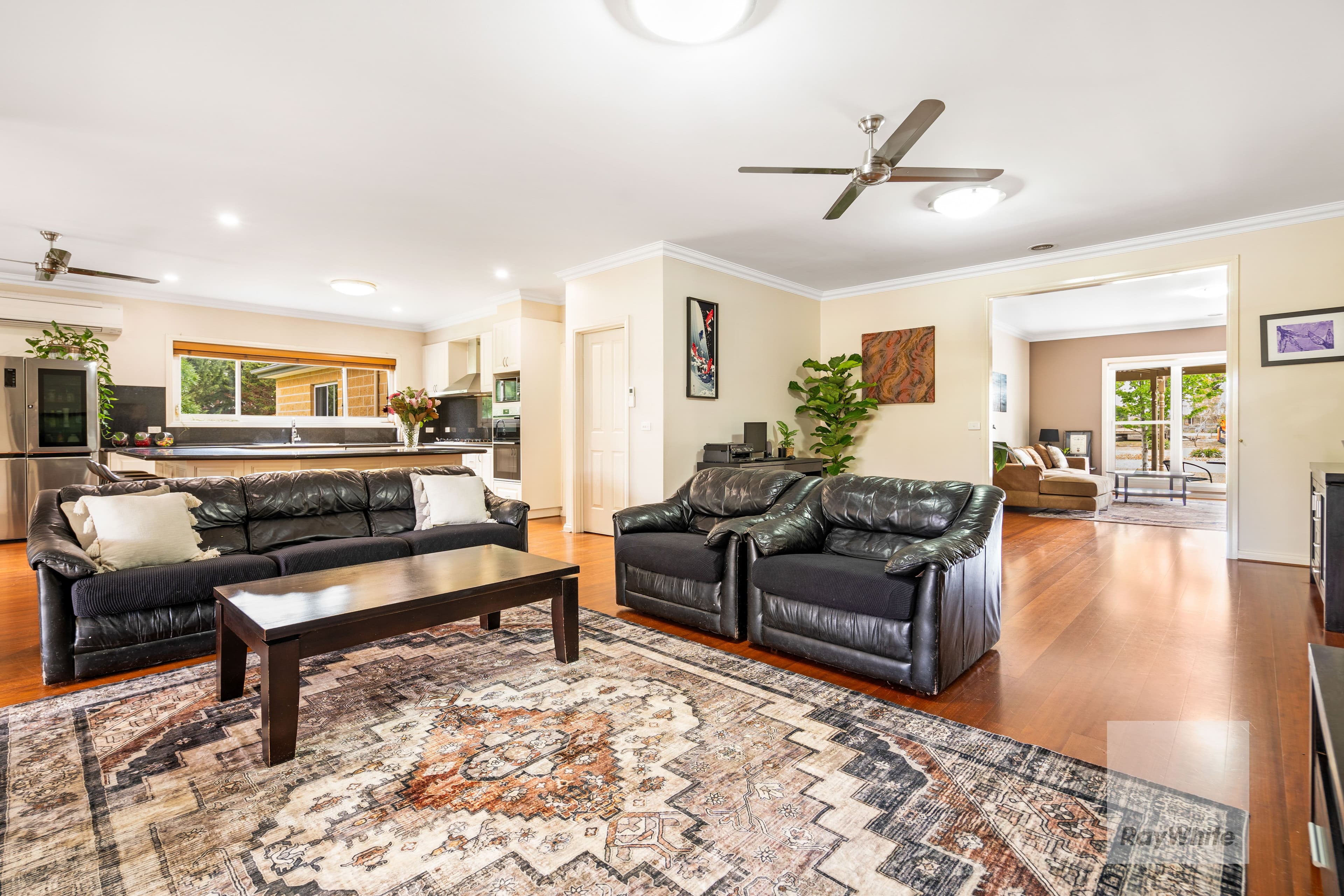 5 Oldbury Avenue, Sunbury VIC 3429, Sunbury - Thumbnail 5