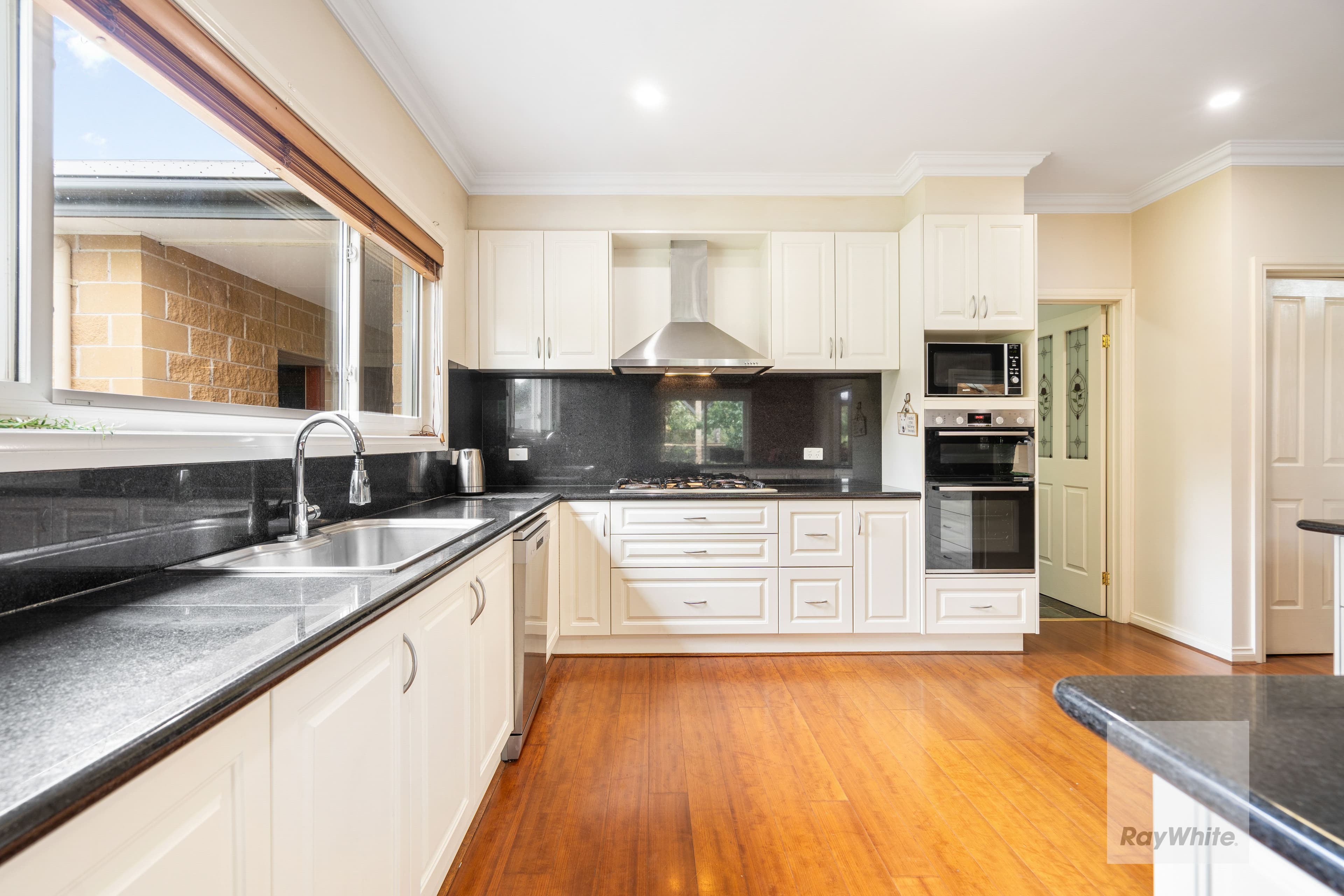 5 Oldbury Avenue, Sunbury VIC 3429, Sunbury - Thumbnail 7