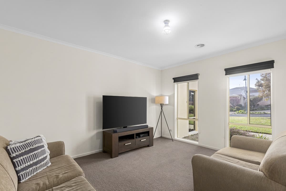 18 Ernstine Way, Drysdale VIC 3222, Drysdale - Thumbnail 2