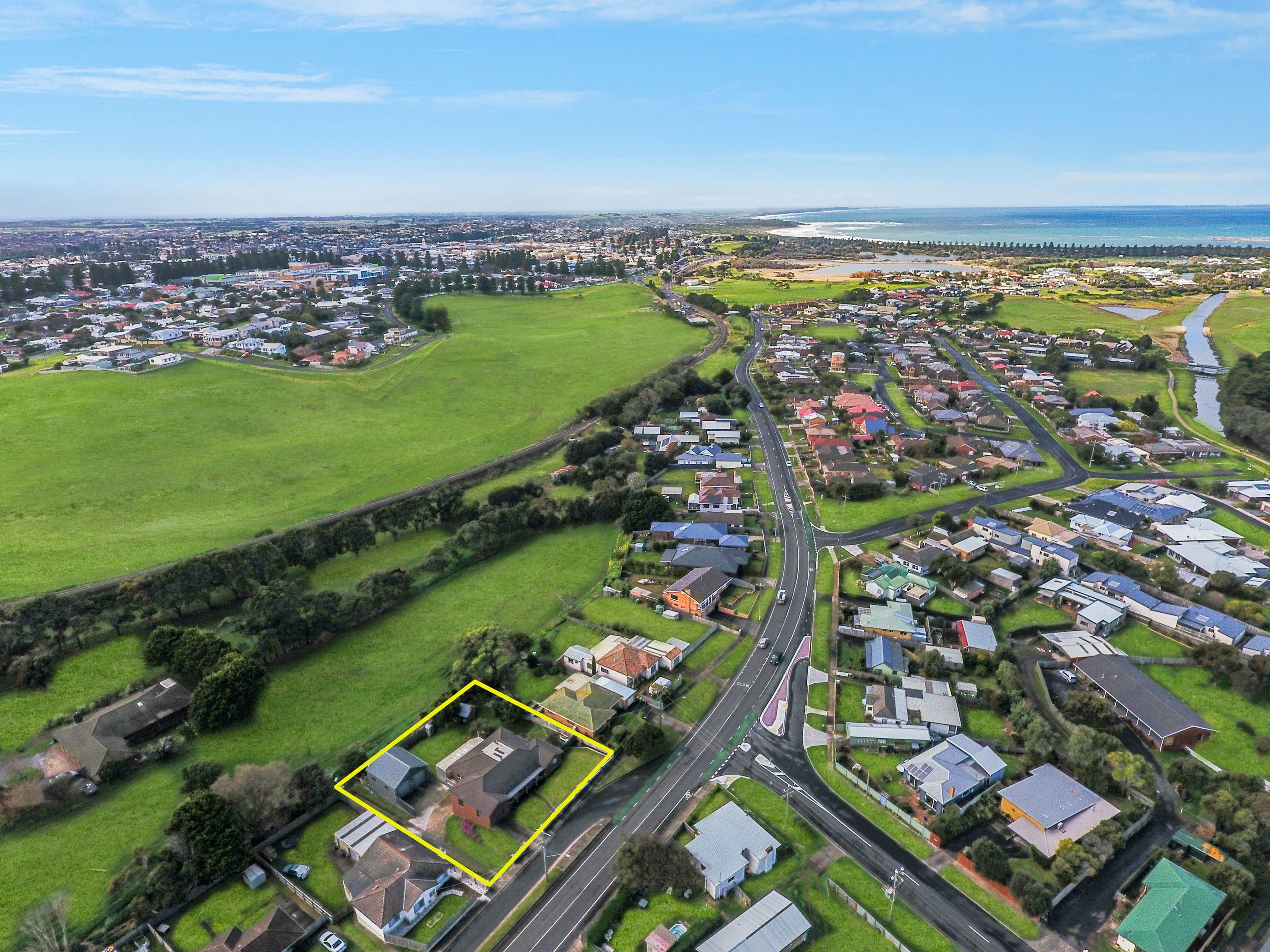 74 Merrivale Drive, Warrnambool VIC 3280, Warrnambool - Thumbnail 2