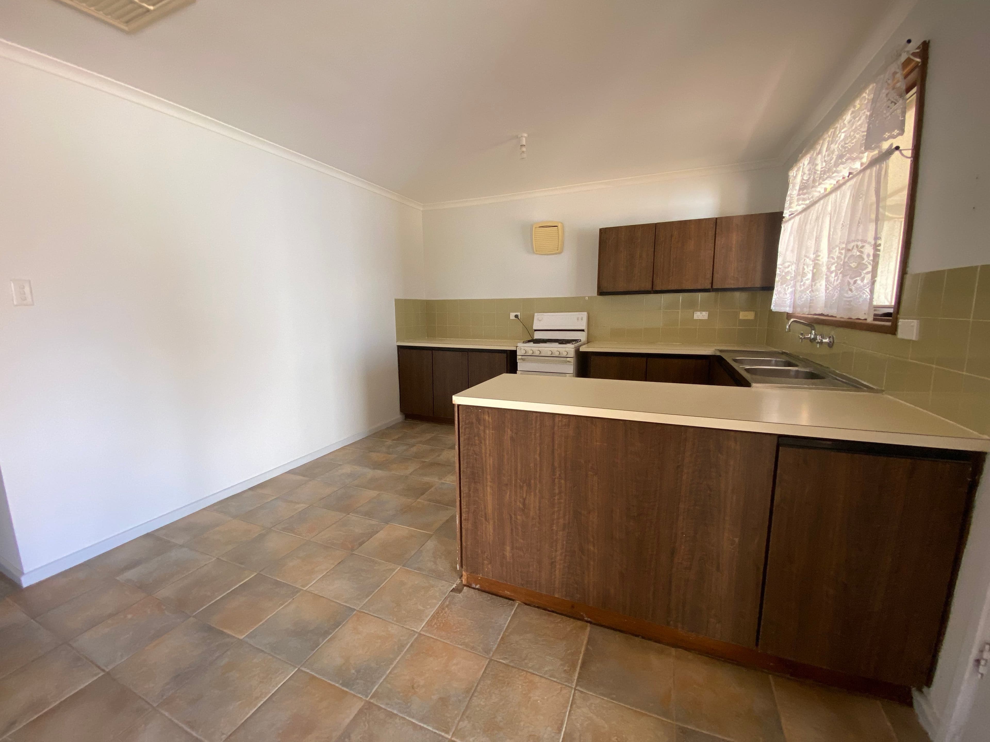10 Mcintosh Crescent, Port Augusta West SA 5700, Port Augusta West - Thumbnail 4