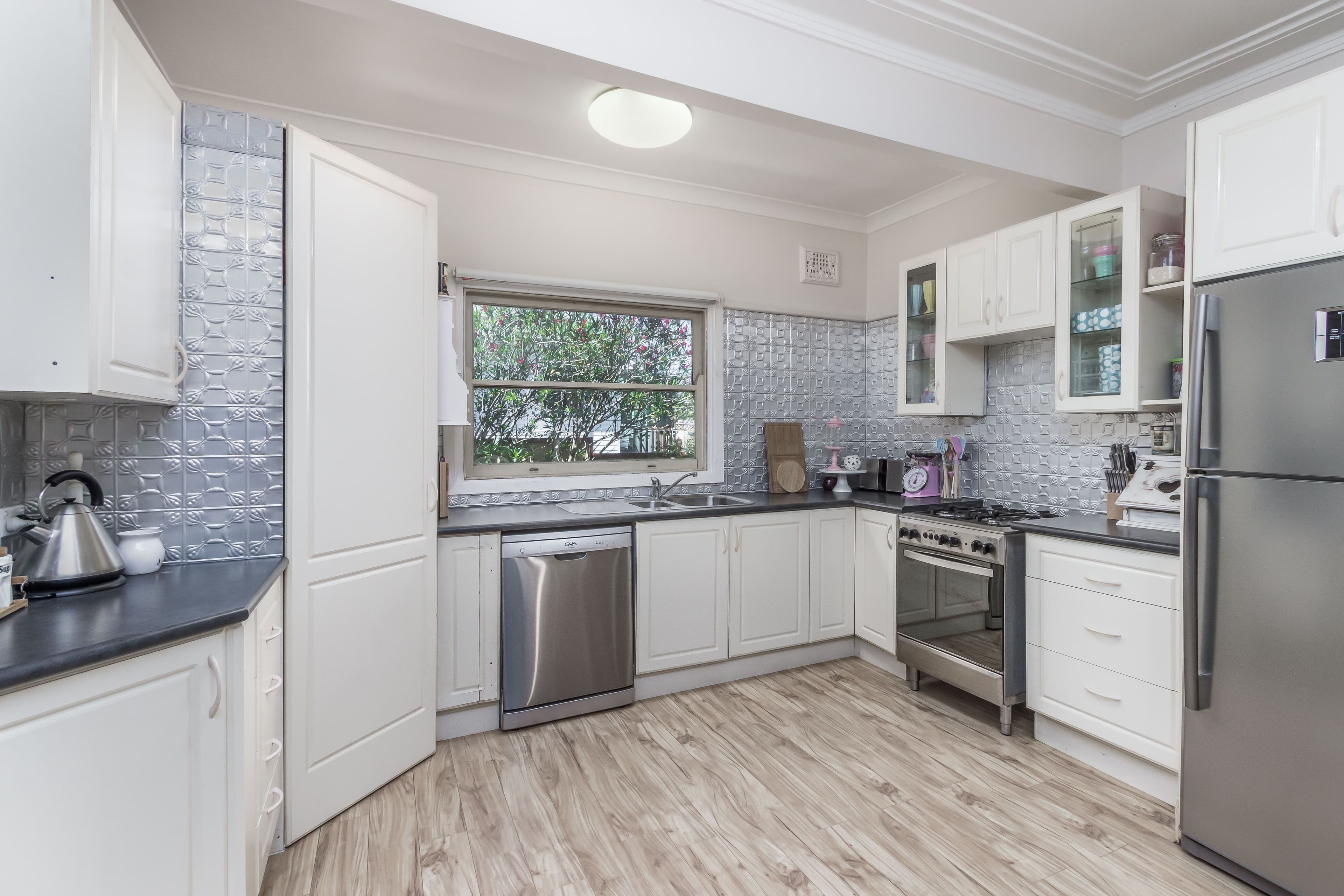 45 Grand Parade, Glossodia - Thumbnail 3