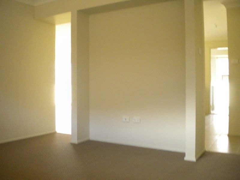 42 Rannoch Drive, WEST NOWRA NSW 2541, West Nowra - Thumbnail 4