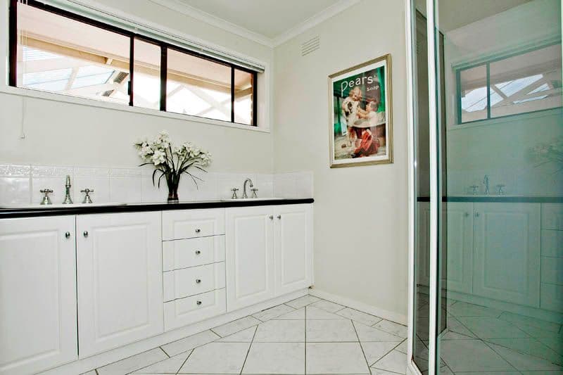 16 Glendye Court, CORIO VIC 3214, Corio - Thumbnail 8