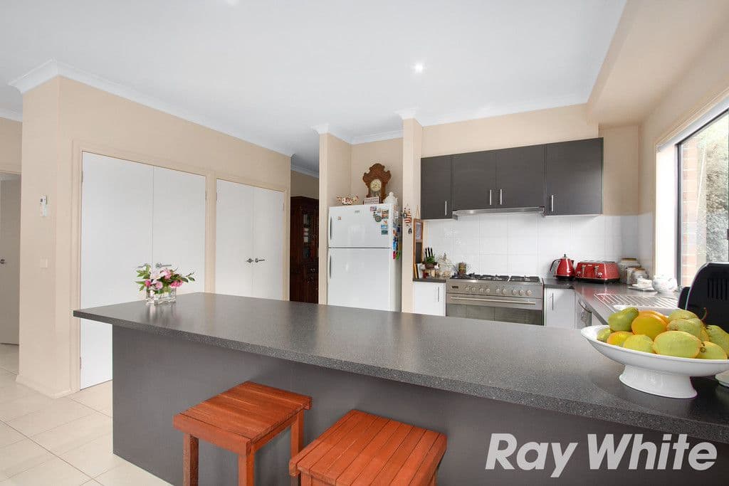 16 Macquarie Circuit, Pakenham VIC 3810, Pakenham - Thumbnail 5