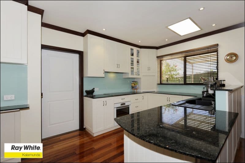 62 Chislehurst Road, LESMURDIE WA 6076, Lesmurdie - Thumbnail 4