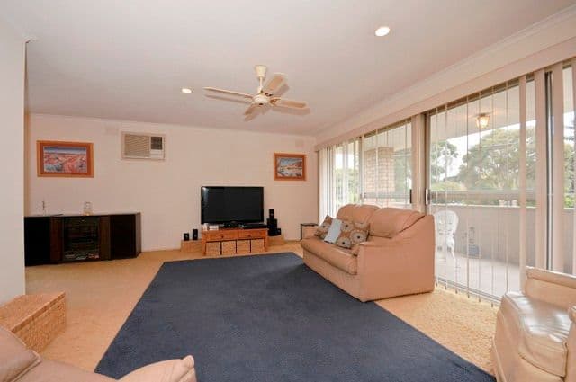 6 SPRINGSONG PASS, CHIRNSIDE PARK VIC 3116, Chirnside Park - Thumbnail 4