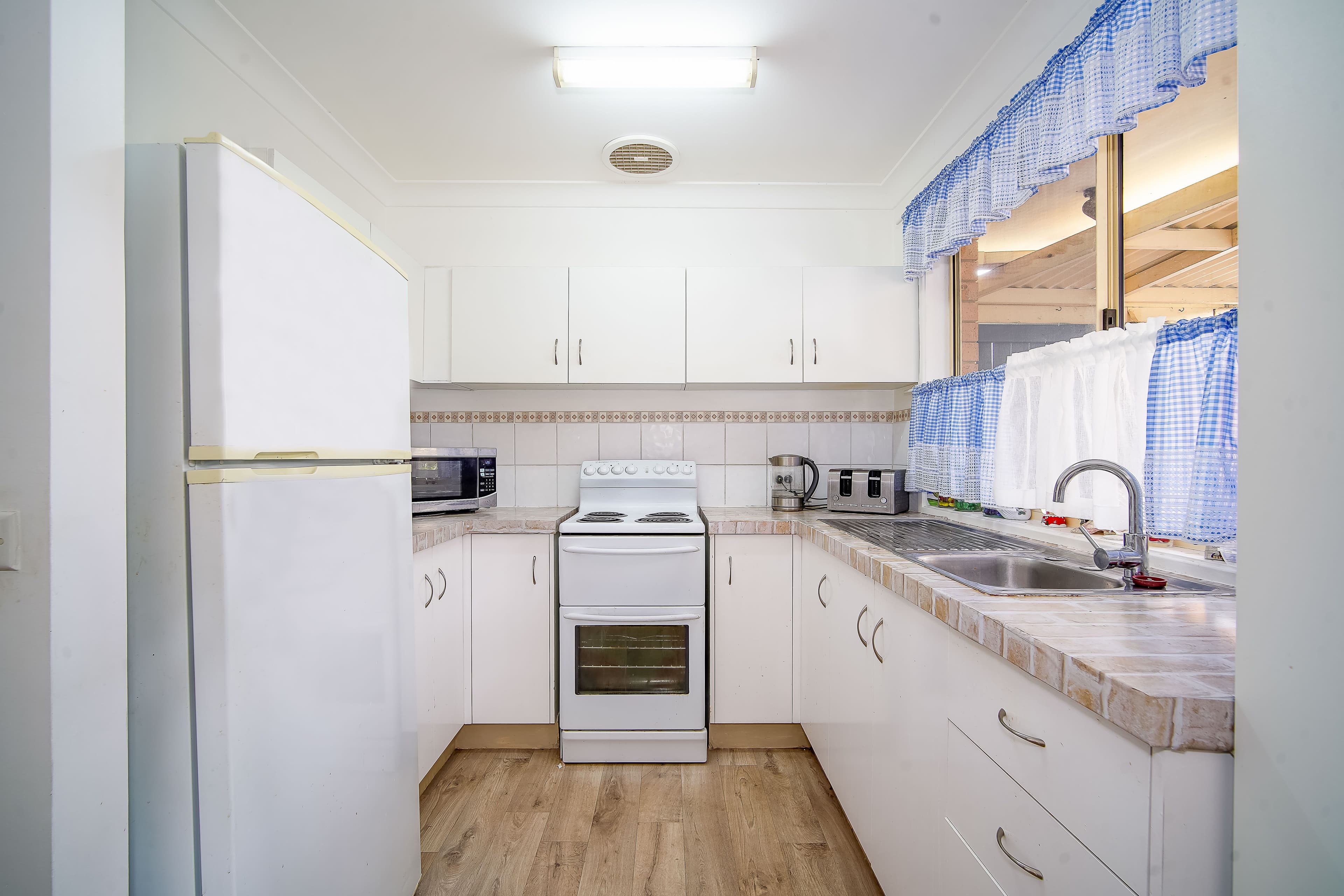 11 Smith Avenue, Albion Park NSW 2527, Albion Park - Thumbnail 2