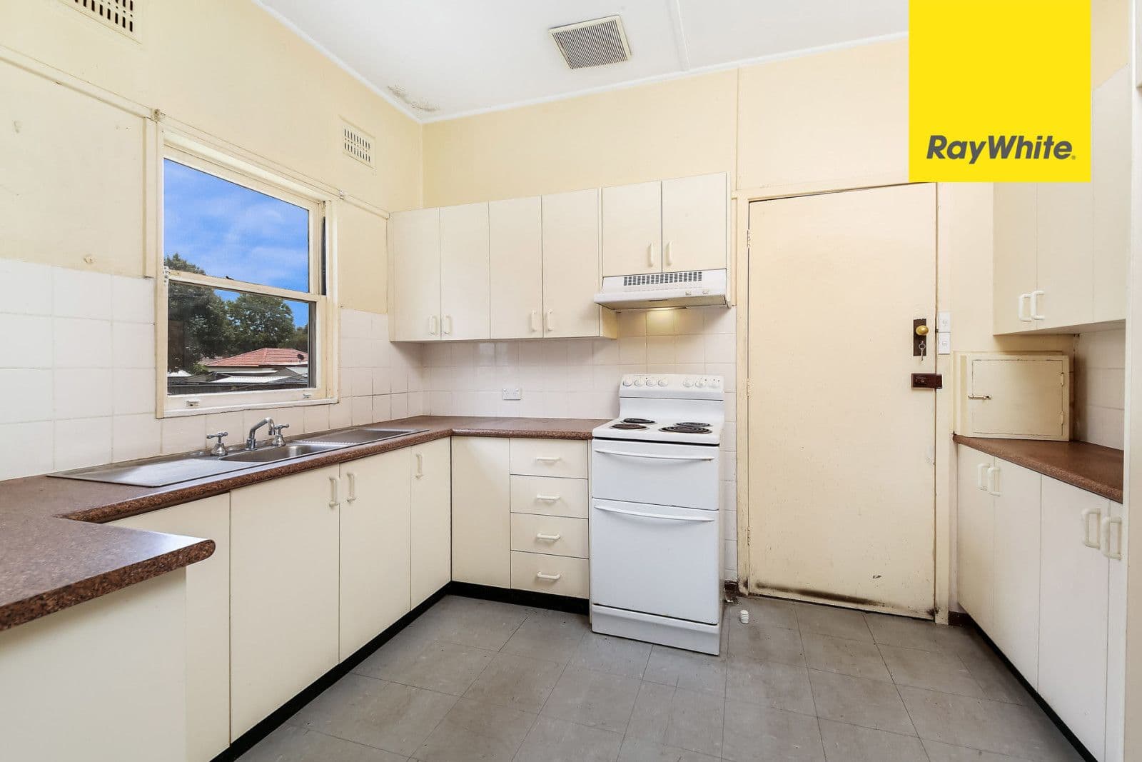 9 Iris Avenue, Riverwood - Thumbnail 3