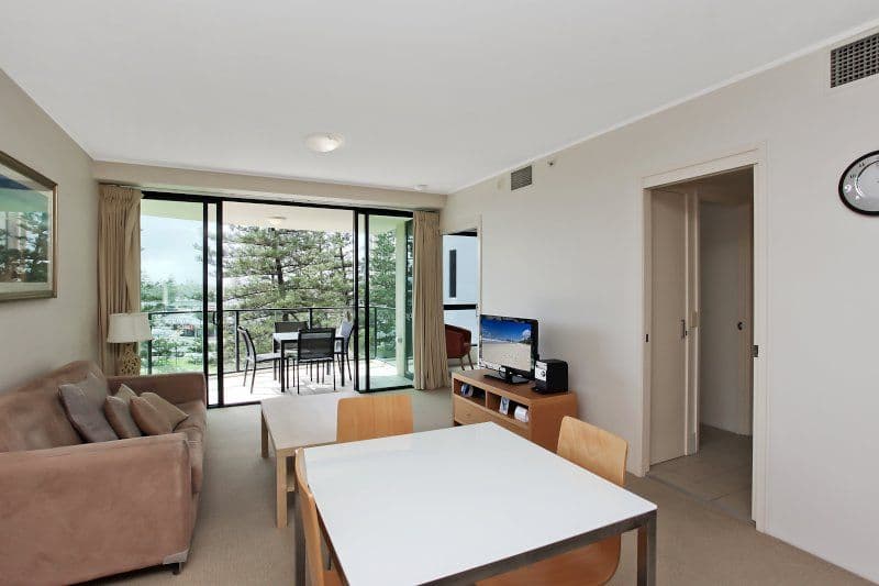 402 'Broadbeach on the Park' 2685 Gold Coast Highway, BROADBEACH QLD 4218, Broadbeach - Thumbnail 3
