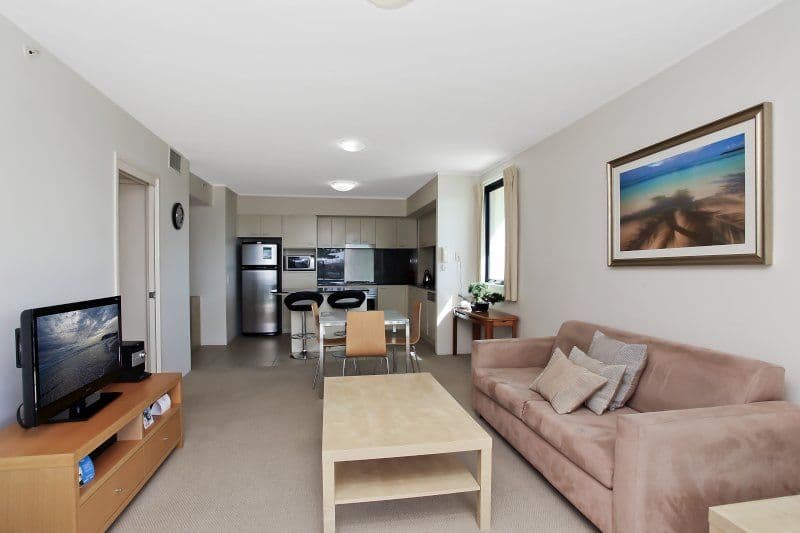 402 'Broadbeach on the Park' 2685 Gold Coast Highway, BROADBEACH QLD 4218, Broadbeach - Thumbnail 4