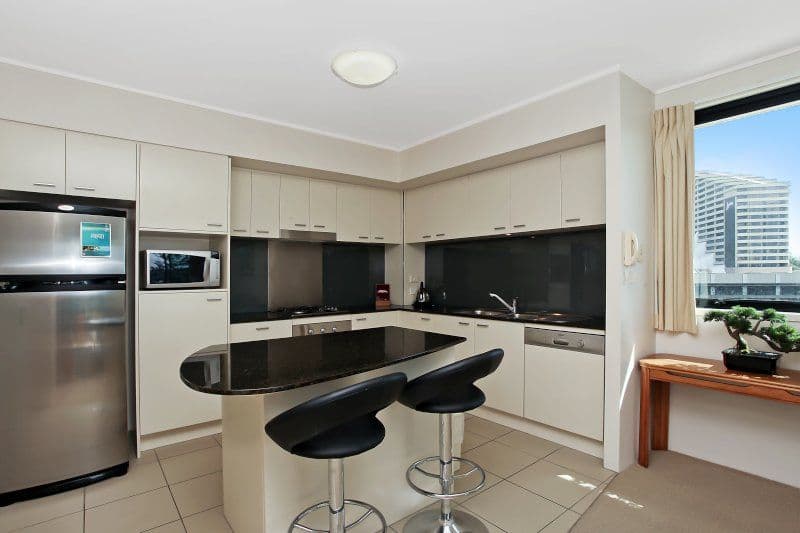402 'Broadbeach on the Park' 2685 Gold Coast Highway, BROADBEACH QLD 4218, Broadbeach - Thumbnail 5
