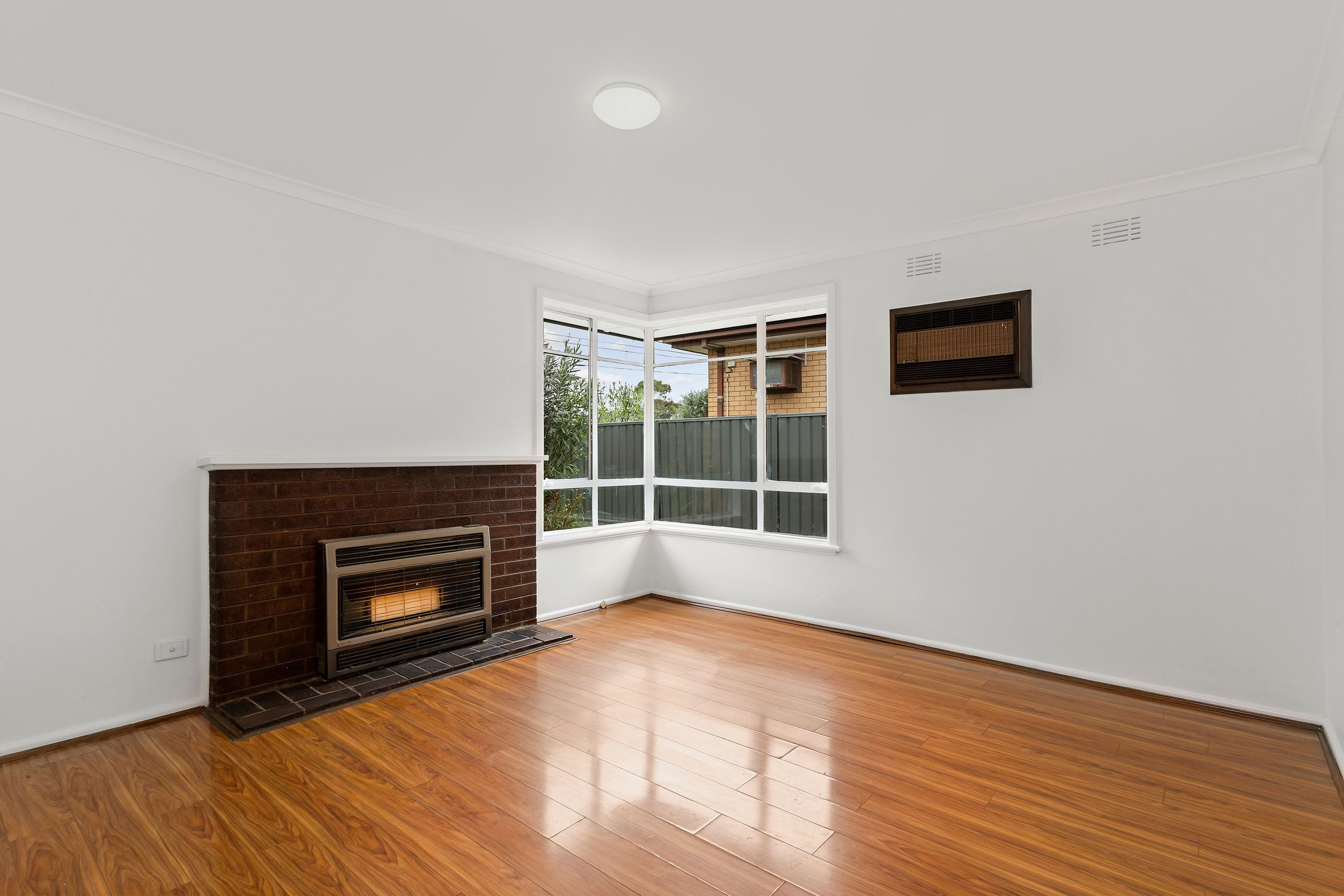24 Prince Andrew Avenue, Lalor VIC 3075, Lalor - Thumbnail 2